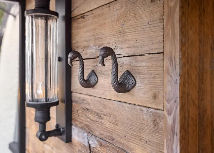 Mead A Tranquil Retreat In The Heart Of The District - Ridgestone