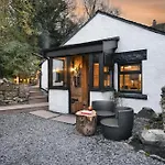Mead A Tranquil Retreat In The Heart Of The District - Ridgestone *